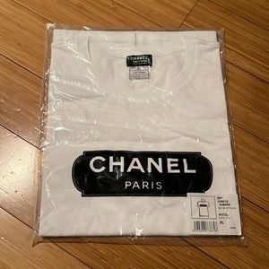 Chanel velvet logo uniform tee